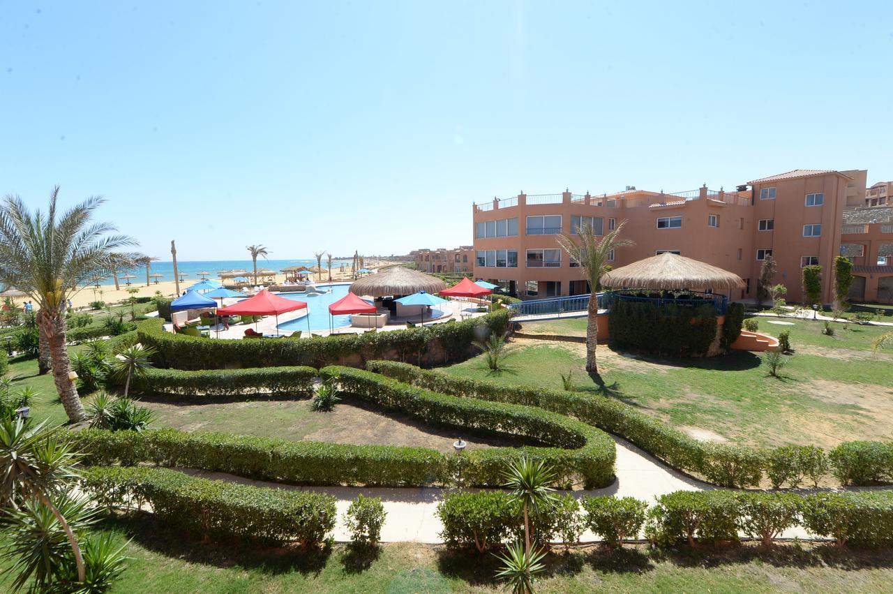 Savanna Empire Spa & Resort Ataqah Exterior foto